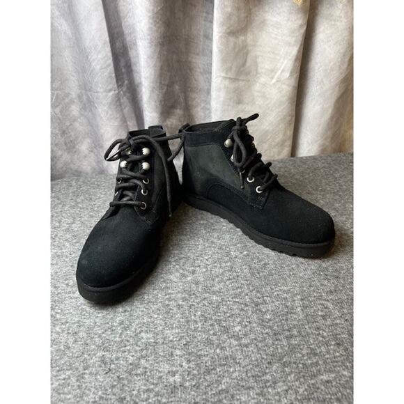 UGG Bethany Boots Black Suede Sheepskin Lining 1012532 Size 6 Winter Hiking - Picture 4 of 7